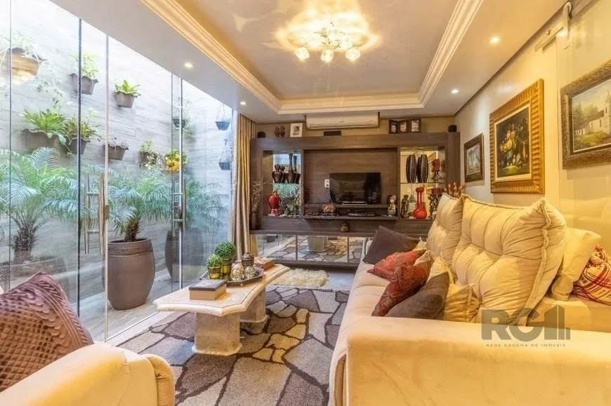 Imagem Casa 280m² - 3 dormitórios, 1 suíte, 2 vagas no bairro Jardim Itú