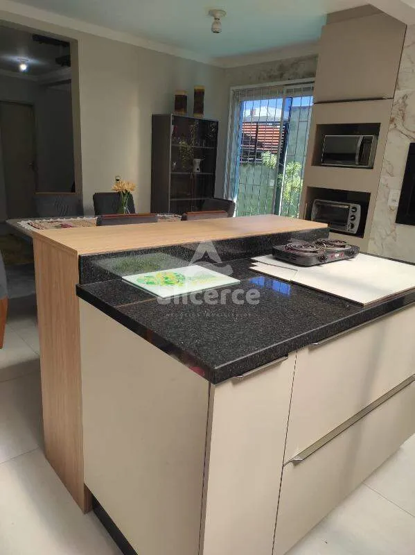 Imagem Casa à Venda na Praia dos Ingleses | Conforto, Privacidade e Excelente Localização em Florianópolis/SC**