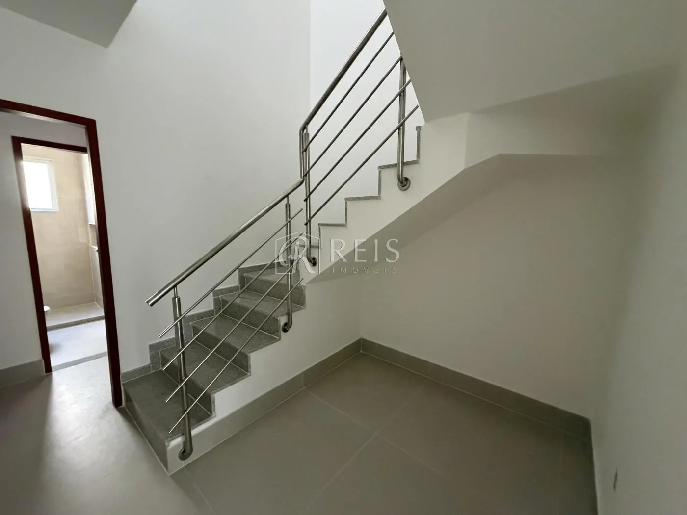 Imagem Casa para Venda em Rio das Ostras, Recreio, 4 dormitórios, 4 suítes, 6 banheiros, 2 vagas