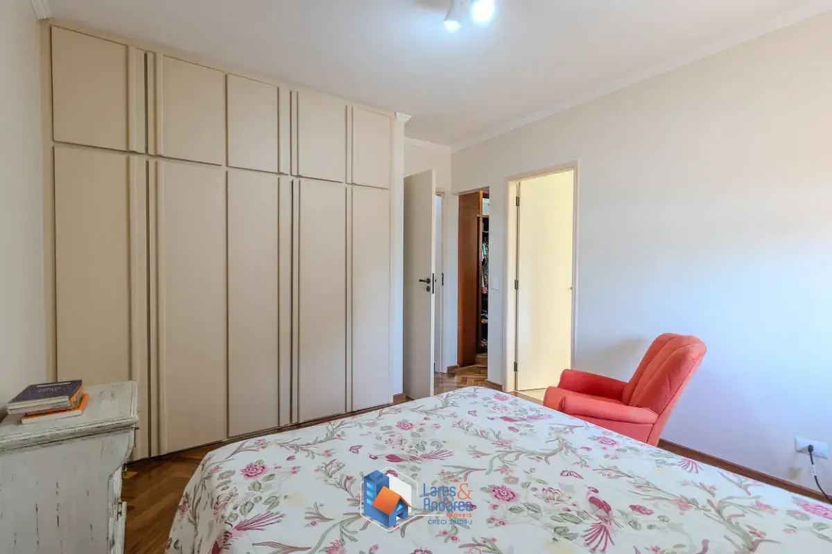 Imagem Casa para venda em Vila Nova Caledônia com 4 quartos, sendo 2 suítes, 346m²