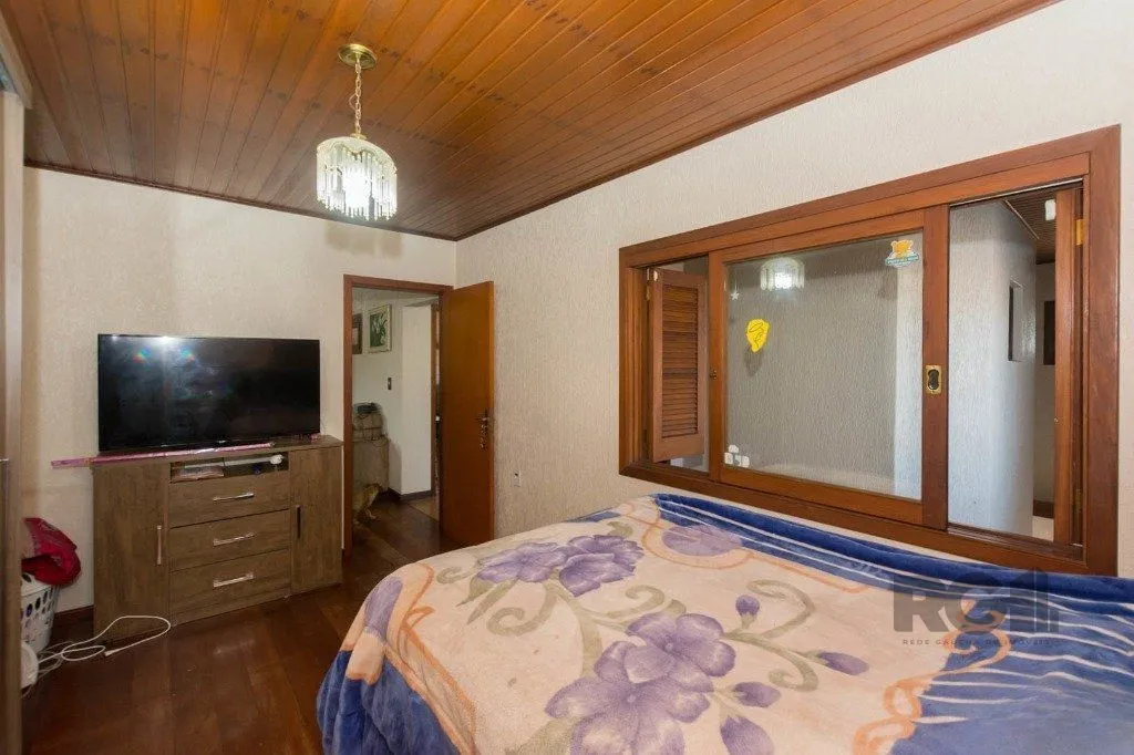 Imagem Casa de 4 quartos com 265m², no bairro Cavalhada