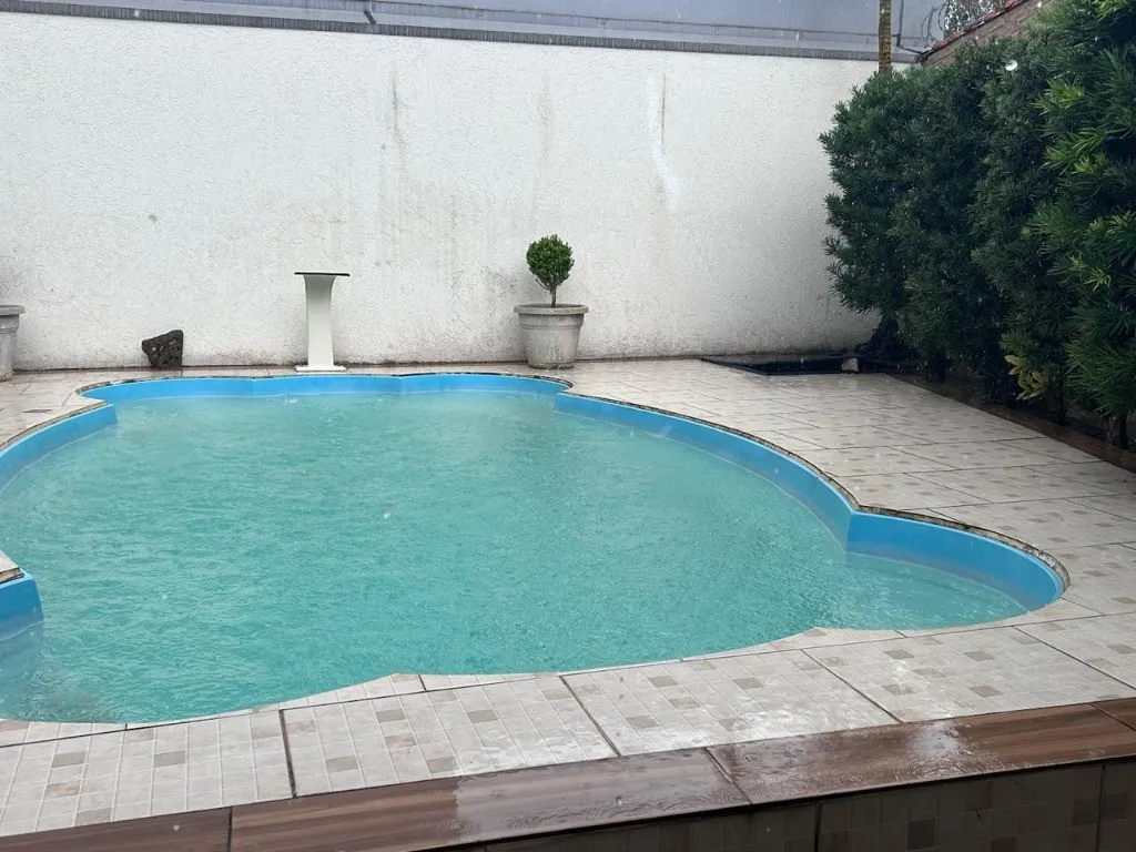 Imagem Imperdível casa à venda em Santo André-SP, Vila Humaitá: 3 quartos, 1 suíte, 2 banheiros, 3 vagas - 225m²!