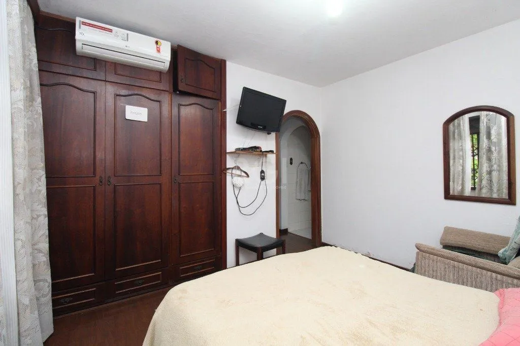 Imagem Casa para Venda - 406.36m², 6 dormitórios, sendo 6 suites, 2 vagas - Chácara das Pedras