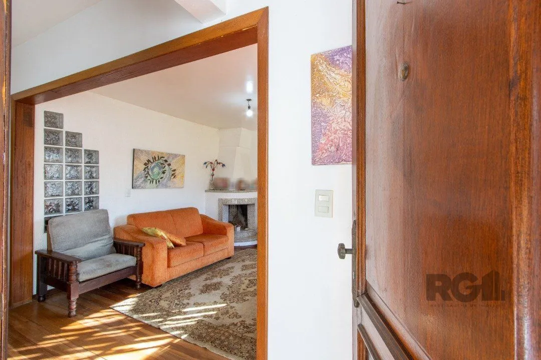 Imagem Casa para Venda - 300m², 3 dormitórios, sendo 1 suites, 4 vagas - Tristeza
