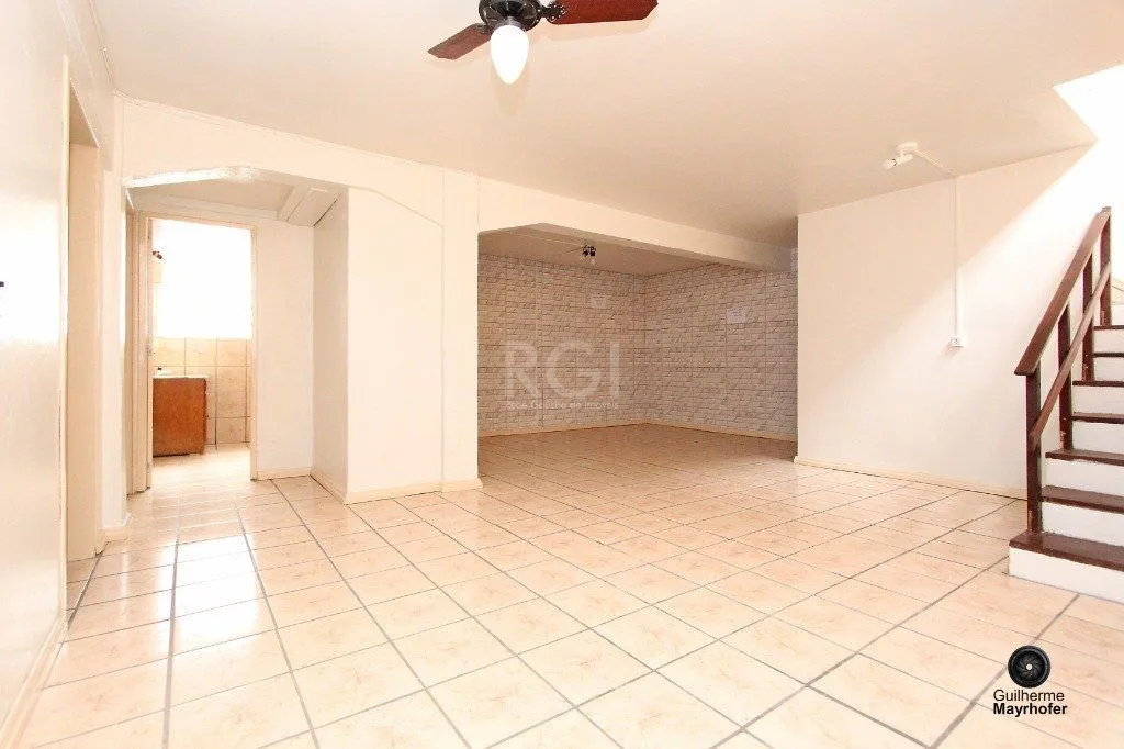 Imagem Casa para Venda - 233m², 4 dormitórios, 5 vagas - Nonoai