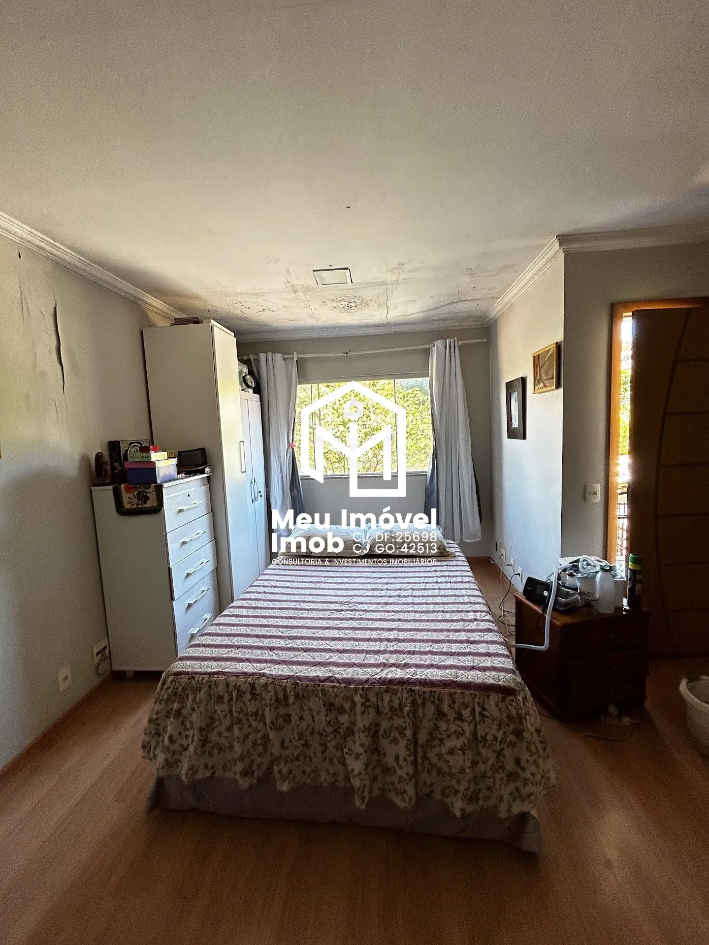Imagem Casa 4 Quartos 1 Suíte 2 Vagas 200m² Elevador Lazer