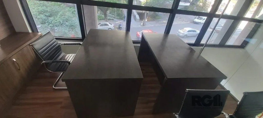 Imagem Loja com 113m² de área privativa no Bairro Três Figueiras