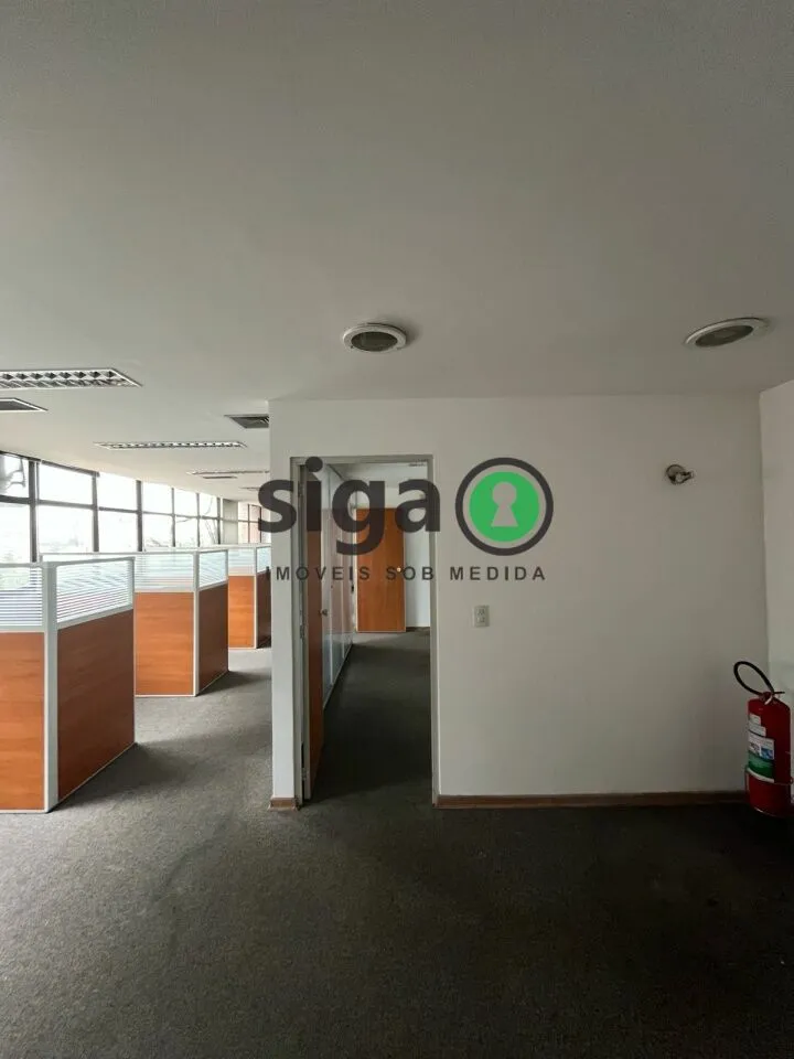 Imagem Sala Comercial e 3 banheiros para Alugar, 133 m² por R$ 8.500/Mês