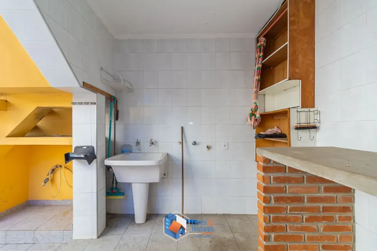 Imagem Sobrado para venda em Vila Romero com 3 quartos, sendo 1 suíte, 177m²