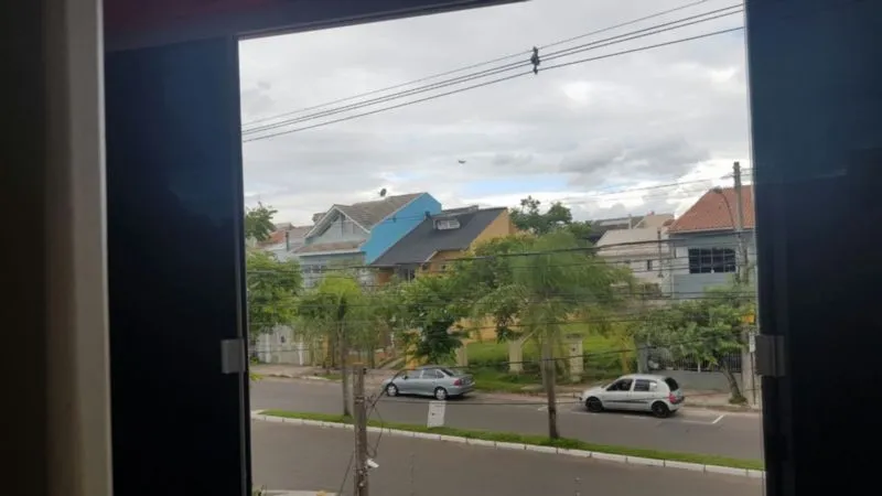Imagem Casa para Venda - 165.52m², 3 dormitórios, sendo 1 suites, 2 vagas - Sarandí