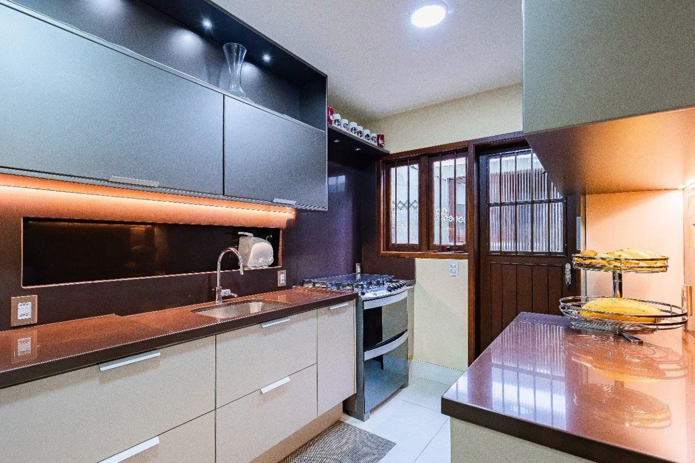Imagem Casa de 4 dormitórios e 208m² à venda no Bairro Jardim Botânico, Porto Alegre.