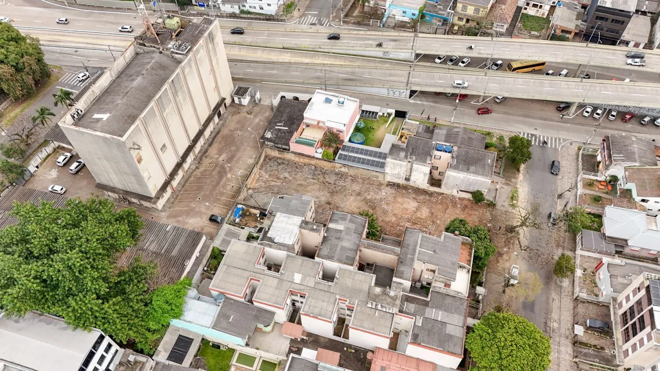 Imagem Terreno 968m² no bairro Partenon
