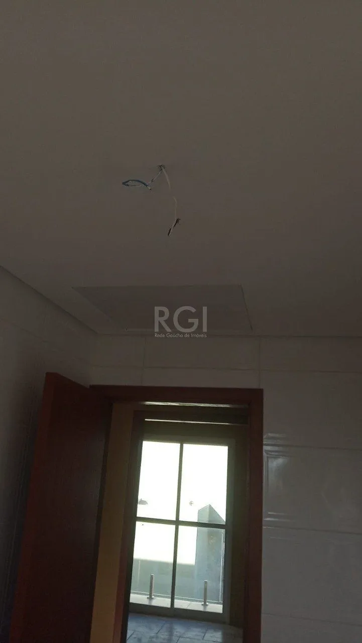 Imagem Sobrado 2 dormitórios, vaga de garagem, Bairro Passos dos Ferreiros