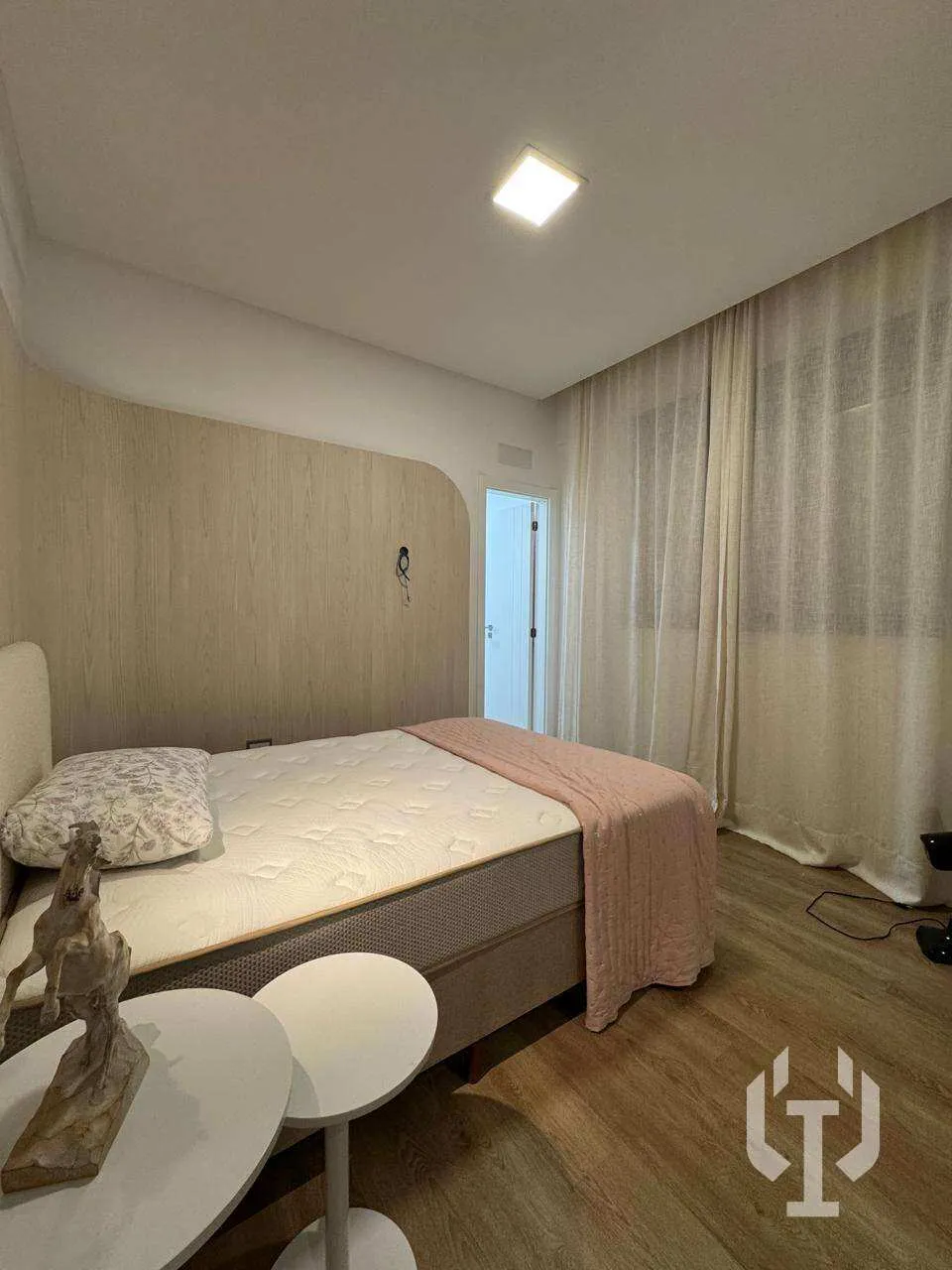 Imagem Apartamento para alugar em Itapema, Meia praia, com 4 quartos, 180m2