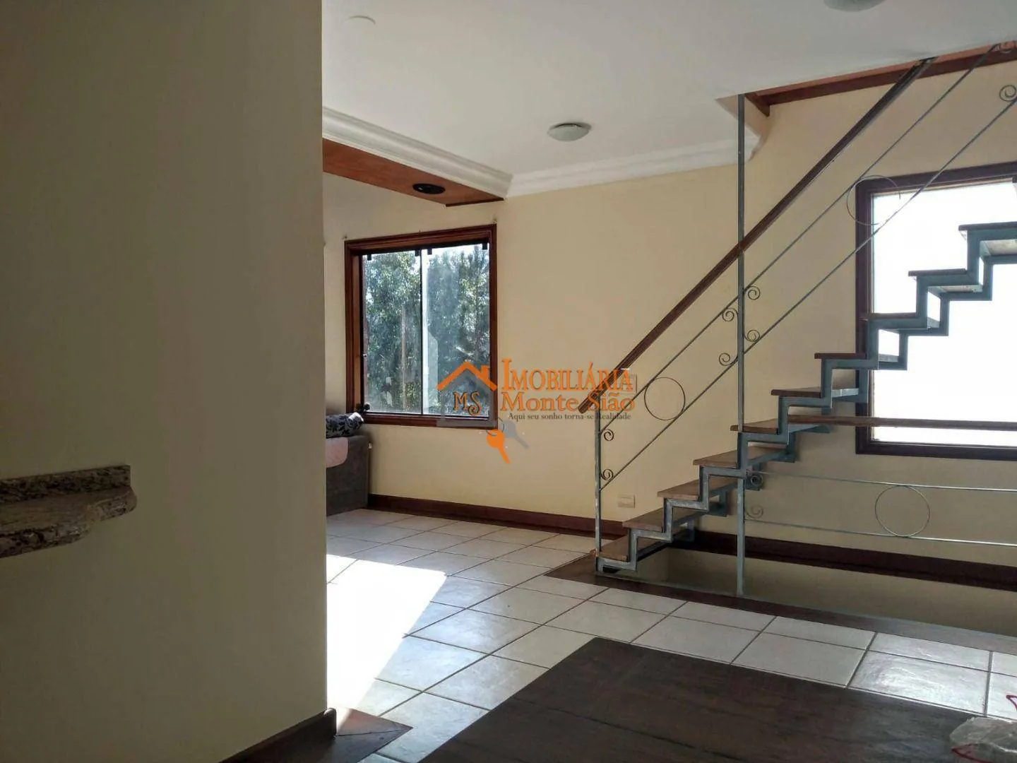 Imagem Sobrado com 4 dormitórios à venda, 500 m² por R$ 2.500.000,00 - Arujazinho II - Arujá/SP