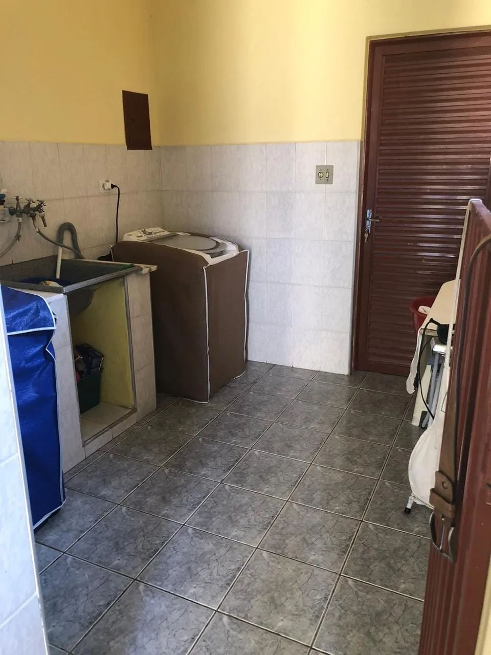 Imagem Casa à venda 3 Quartos, 1 Suite, 3 Vagas, 360M², São Benedito, Pindamonhangaba - SP