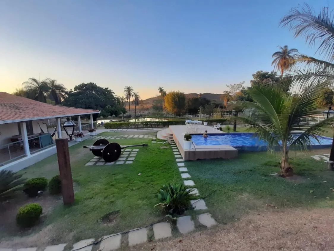 Imagem Vende-se um lindíssimo sítio localizado em Esmeraldas, MG . com 6 hectares (60.000 m²)