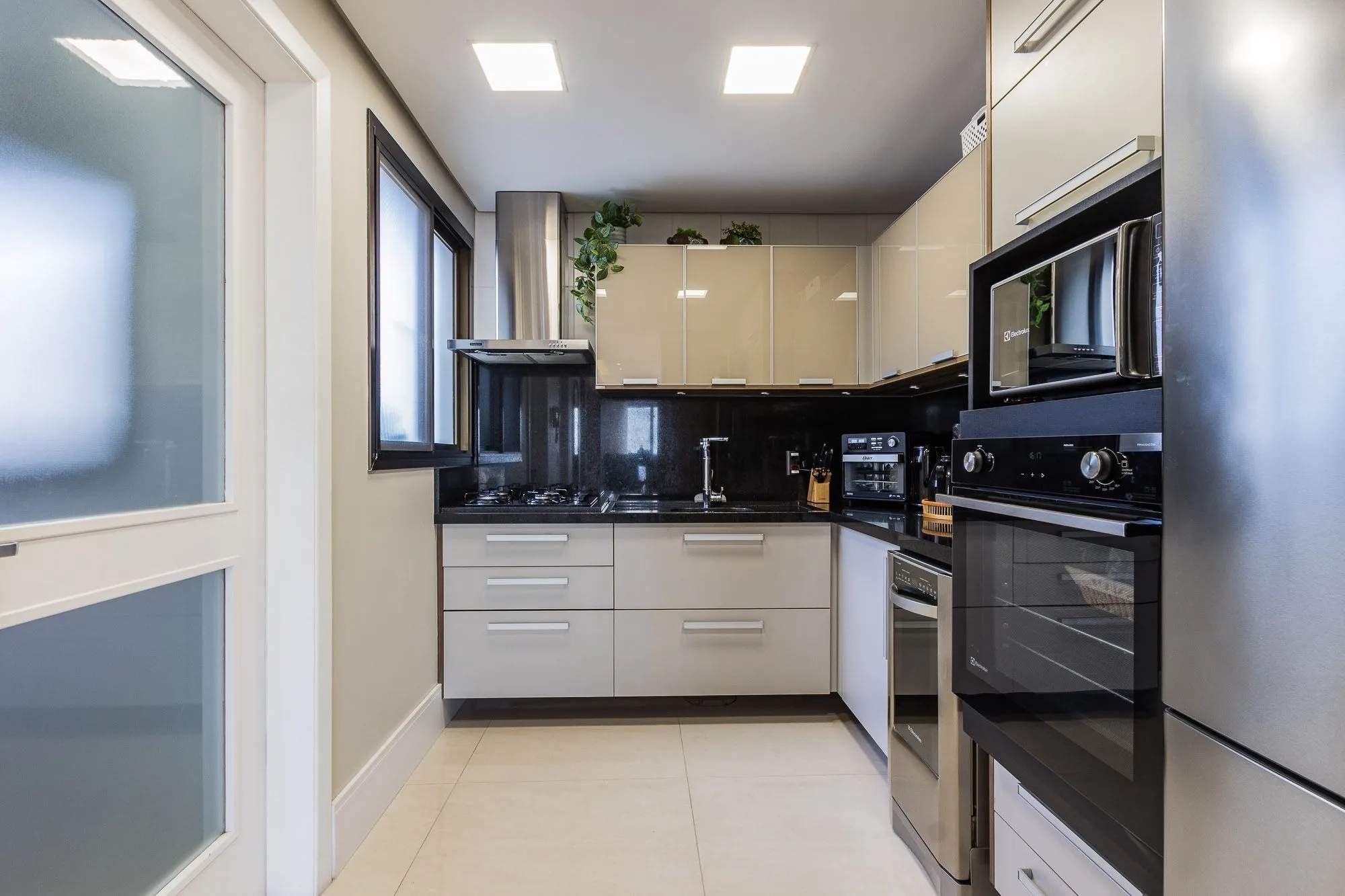 Imagem Apartamento de 3 quartos, 3 suítes e 2 vagas de garagem Higienópolis em POA