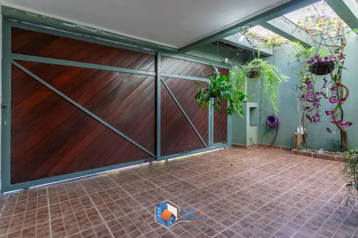 Imagem Sobrado para venda em Jardim Santo Antoninho com 3 quartos, sendo 3 suítes, 150m²
