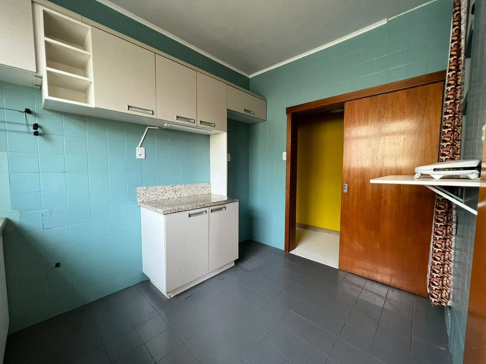 Imagem Apartamento de 3 dormitórios á venda no Bairro Rio Branco, Porto Alegre.