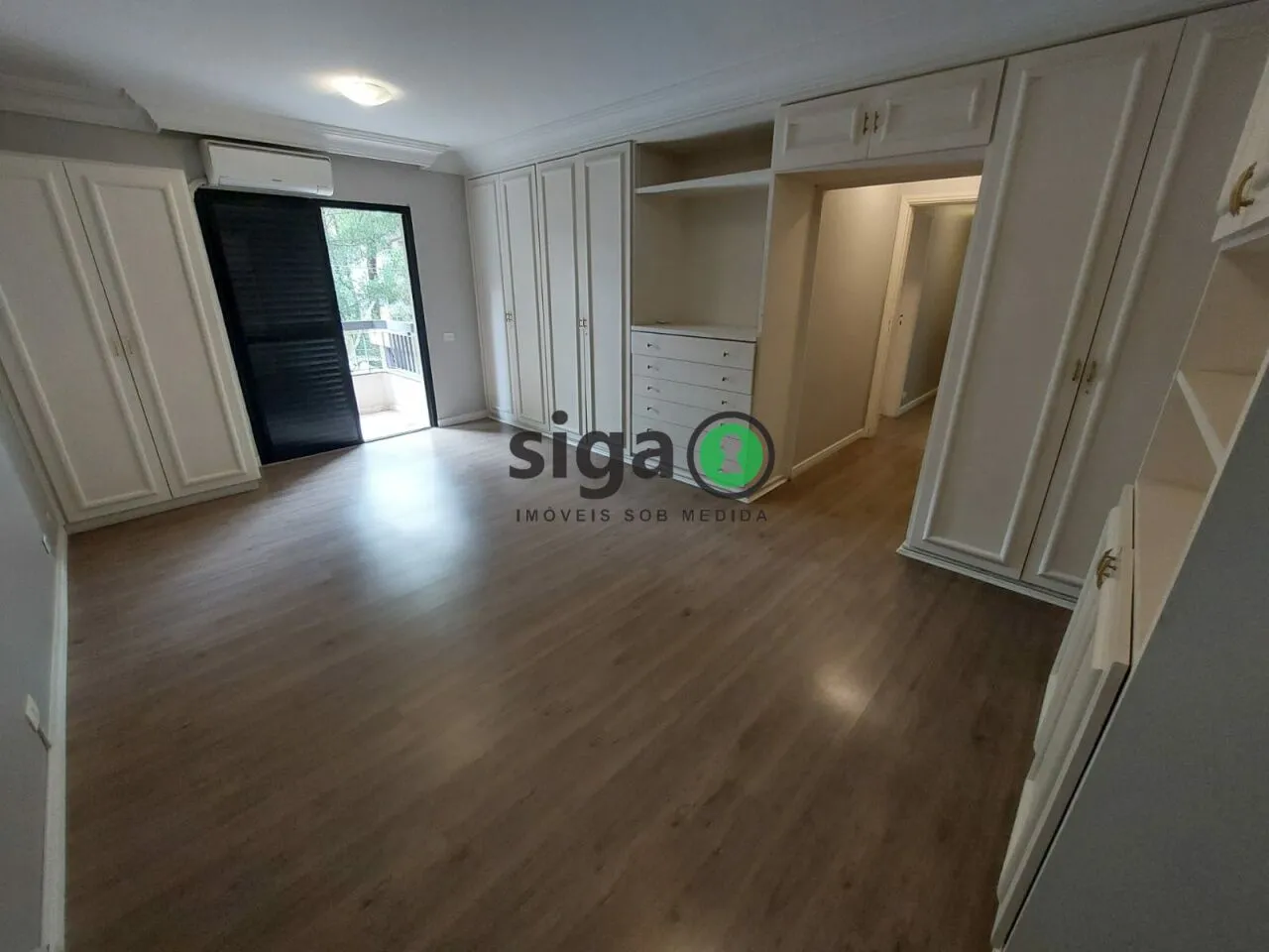 Imagem VENDE Apartamento na Vila Andrade (Região do Morumbi) com 4 Suítes, 4 Vagas + Depósito