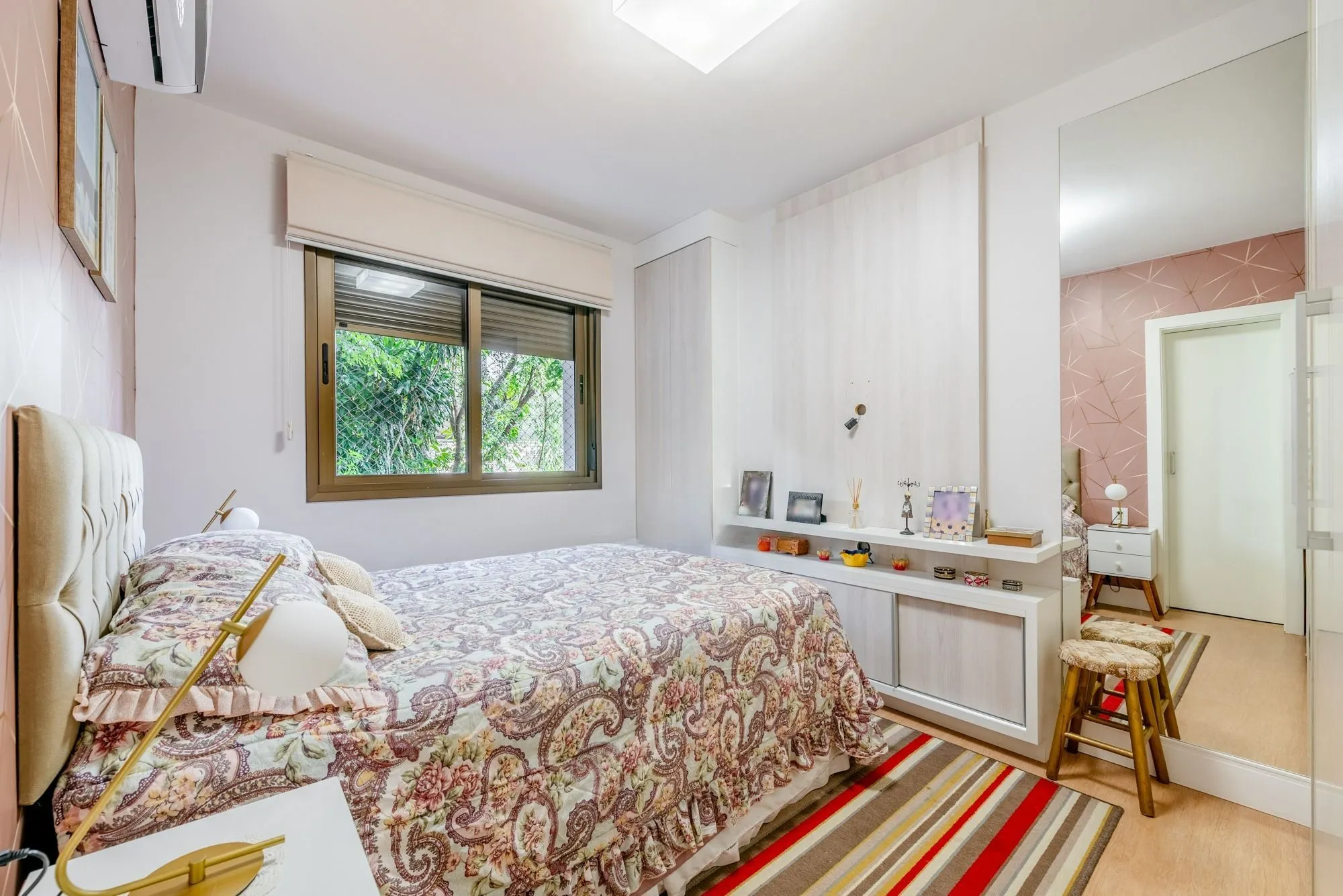Imagem Apartamento de 3 suites e 2 vagas no bairro Mont Serrat