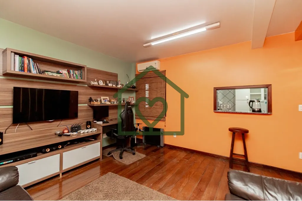 Imagem Apresento um excelente imóvel comercial e residencial localizado na Av. Pará, a apenas meia quadra...