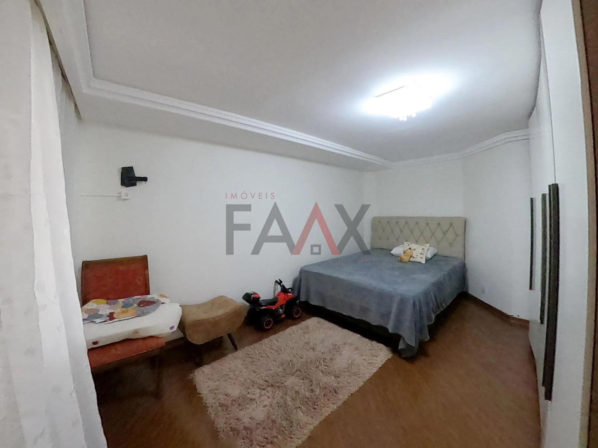 Imagem Sobrado com Piscina á venda no Alto da Xv em Guarapuava