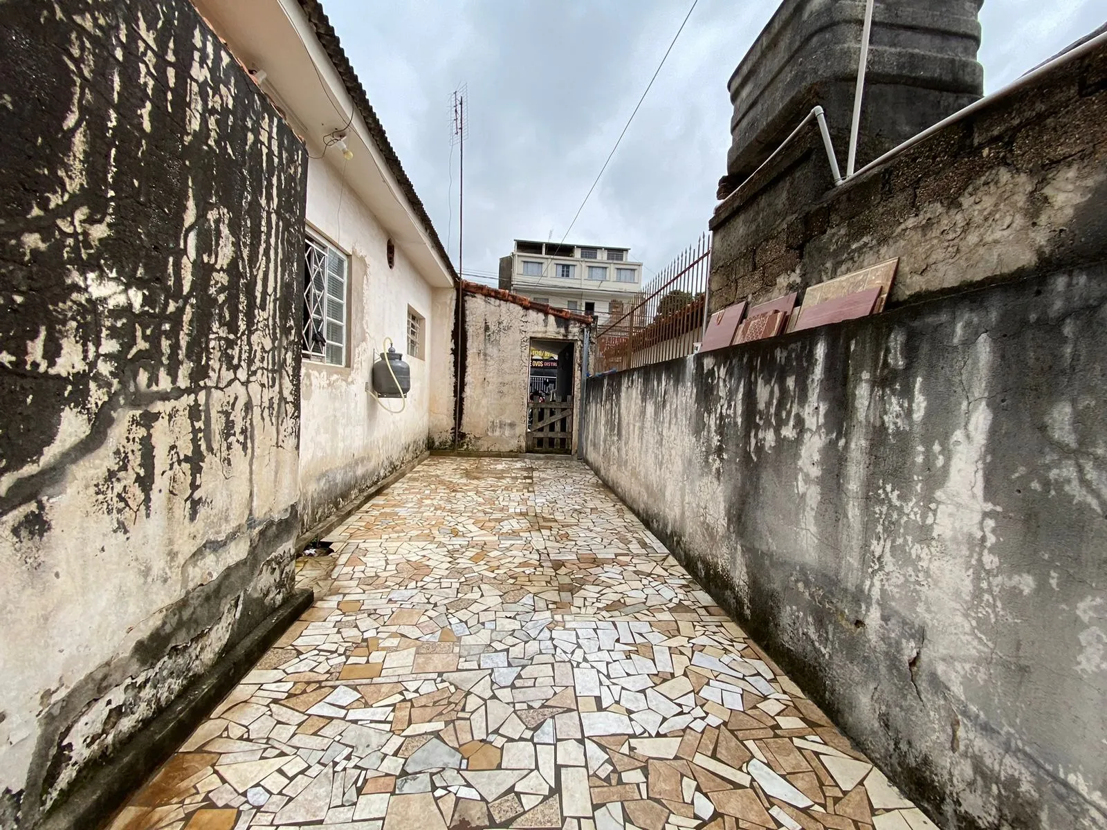 Imagem Oportunidade única: Casa comercial à venda em Votorantim-SP, 2 quartos, 1 sala, 1 vaga, 167m².