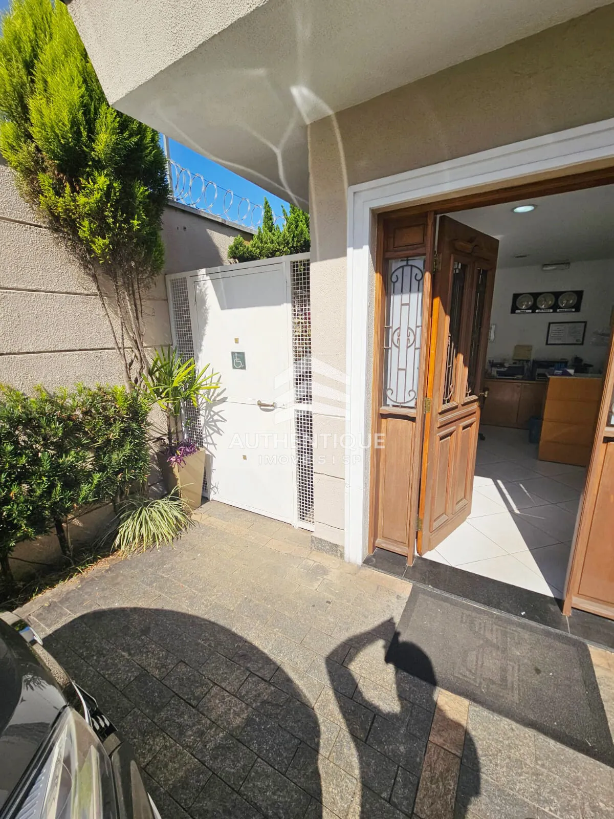 Imagem Casa Comercial I Excelente oportunidade para montar clínica, laboratório, pet, estética ou investir