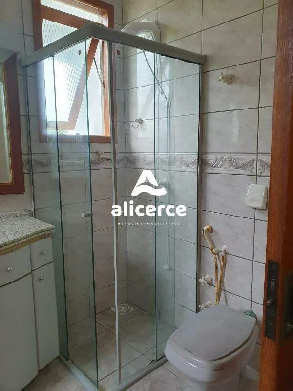 Imagem Casa à venda l 6 Dormitórios, 2 suítes l 370m² l Ponta de Baixo - São José/SC