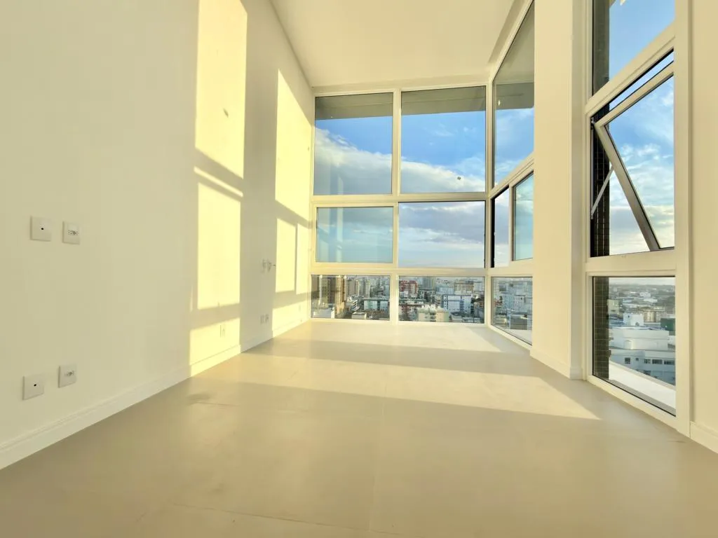 Foto do imóvel: Apartamento 3 Dormitórios - Bairro Centro em Avenida Ruda