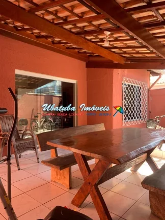 Imagem casa bem localizada com 03 dormitórios no centro