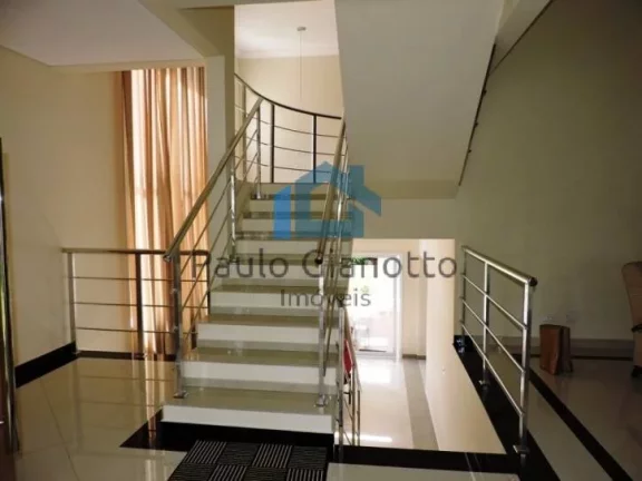Imagem Casa à venda - Nova, moderna, 4 suítes e 7 vagas cobertas!