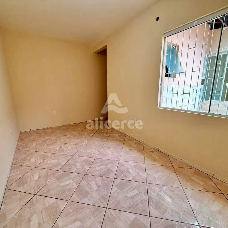 Imagem Casa Geminada à Venda com valor atrativo no bairro Forquilhas, São José/SC