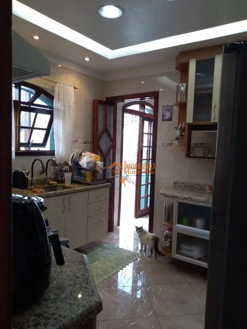 Imagem Sobrado com 3 dormitórios à venda, 270 m² por R$ 954.000,00 - Vila Hulda - Guarulhos/SP