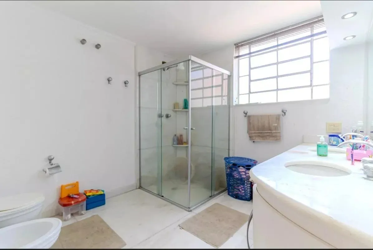 Imagem Casa para Venda em São Paulo, Pacaembu, 3 dormitórios, 1 banheiro, 2 vagas