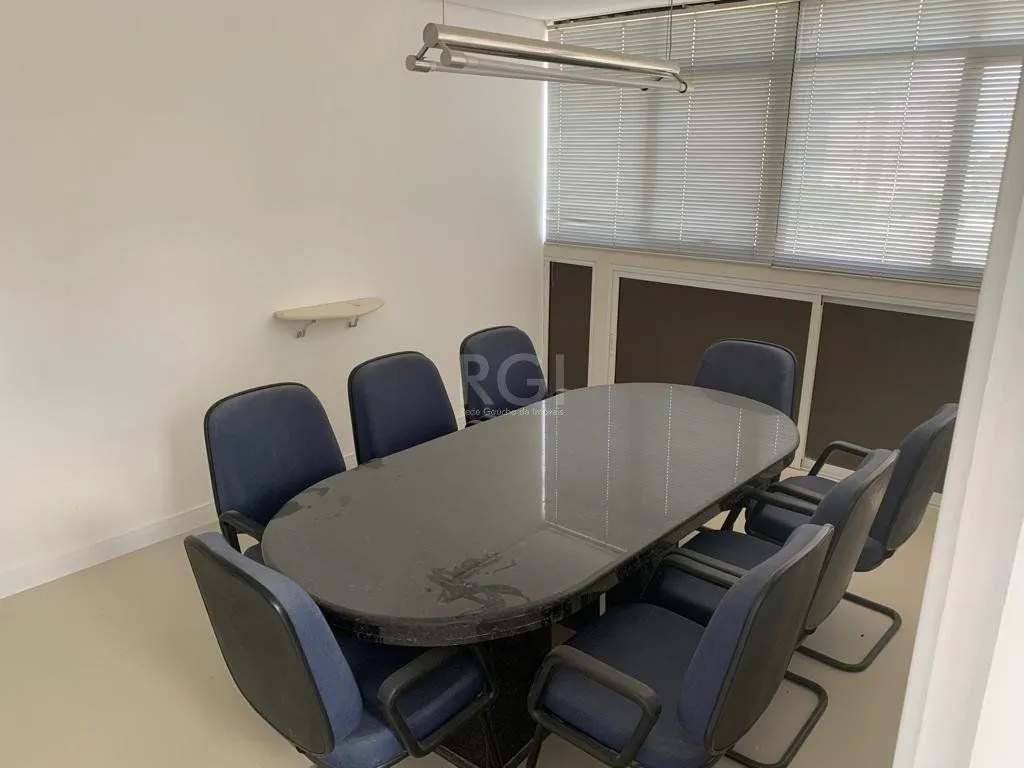 Imagem Sala comercial na Getúlio Vargas com 81,92m² privativos