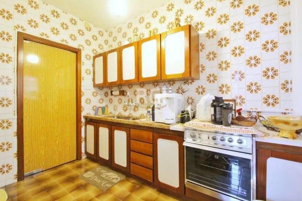 Imagem Casa para Venda - 250m², 3 dormitórios, 1 vaga - Teresópolis