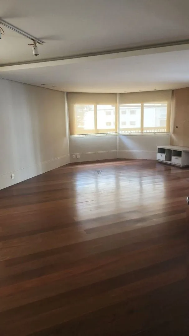 Imagem Apartamento em perdizes com 4 Suítes e 3 Vagas de Garagem. Edifício com Portaria 24hs