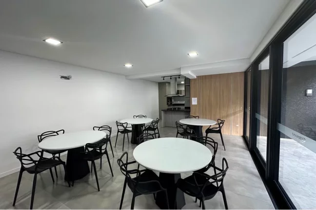 Imagem Apartamento à venda em Florianópolis, Ingleses do Rio Vermelho, com 2 quartos, 49m2
