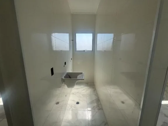 Imagem Lindo sobrado de 3 dormitórios, incluindo uma suíte, está localizado no desejado Condomínio Angela Residence, oferecendo um equilíbrio perfeito entre conforto, segurança e praticidade á venda na Imobiliaria Consulte Imoveis.