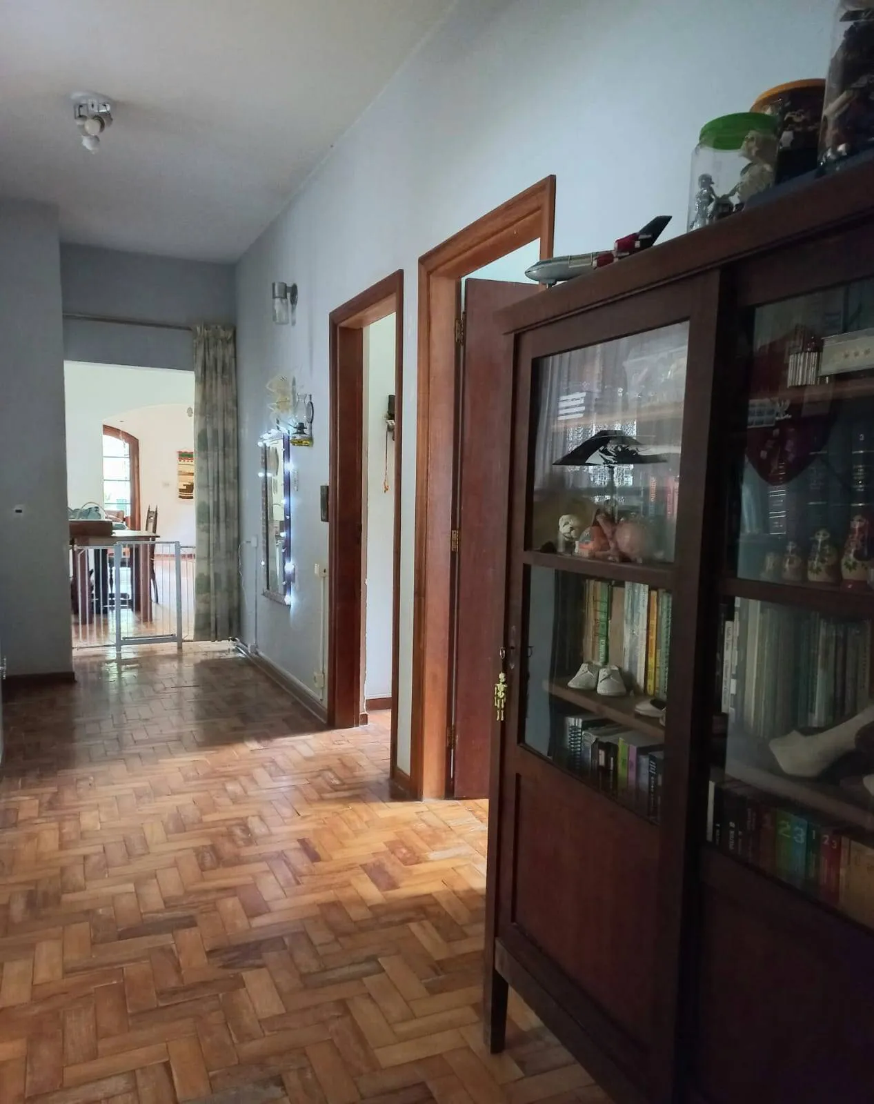 Imagem Chácara Com Casa Principal, Edícula e Galpão Industrial no mesmo Terreno.