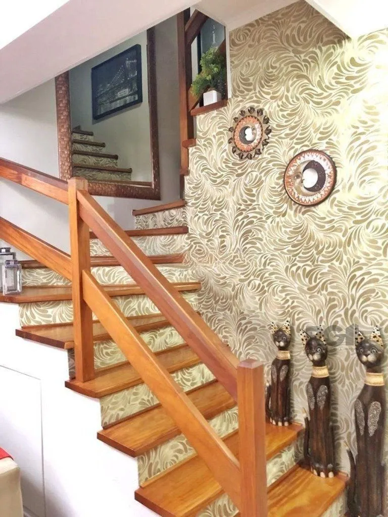 Imagem Casa em condomínio 114m² - 3 dormitórios, 1 suíte e 2 vagas no bairro Sarandi