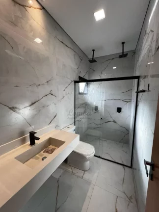 Imagem Imperdível oportunidade: casa em condomínio à venda, 3 quartos, 3 suítes, 5 banheiros, 4 vagas em Cuiabá-MT, Jardim Imperial.