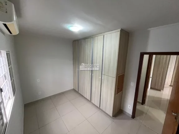 Imagem Casa à venda com 3 dormitórios no Jardim Nenê Gomes, Uberaba