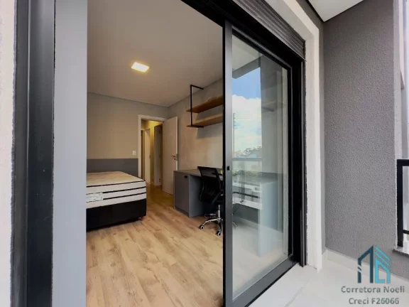 Imagem Sobrado triplex, 03 quartos c/suíte, terraço com área gourmet e banheiro no Xaxim em Curitiba PR