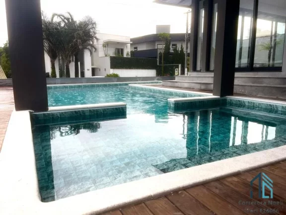 Imagem Casa MOBILIADA LINDA em condomínio, 04 suítes, 04 vagas, em Blumenau SC