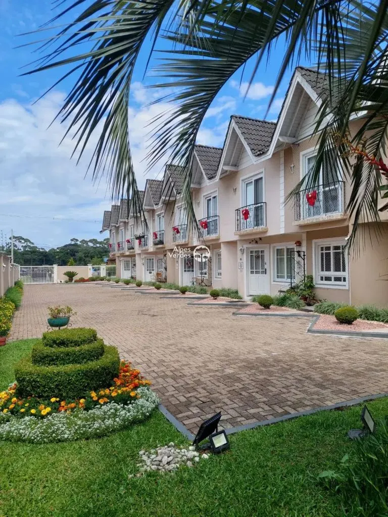 Foto do imóvel Vende-se Casa geminada em Canela, Centro, com 2 quartos.