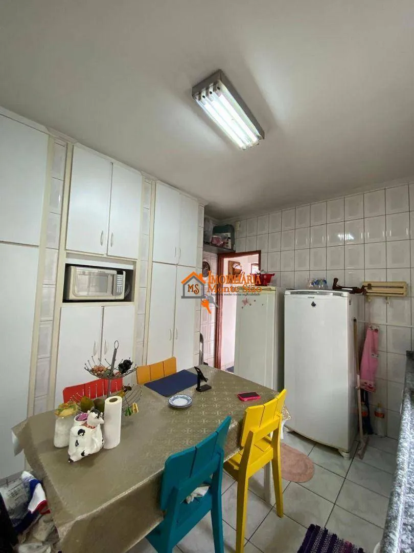 Imagem Sobrado à venda com 125m², 3 quartos, quintal e 3 vagas de garagem - Vila Zanardi, Guarulhos, SP